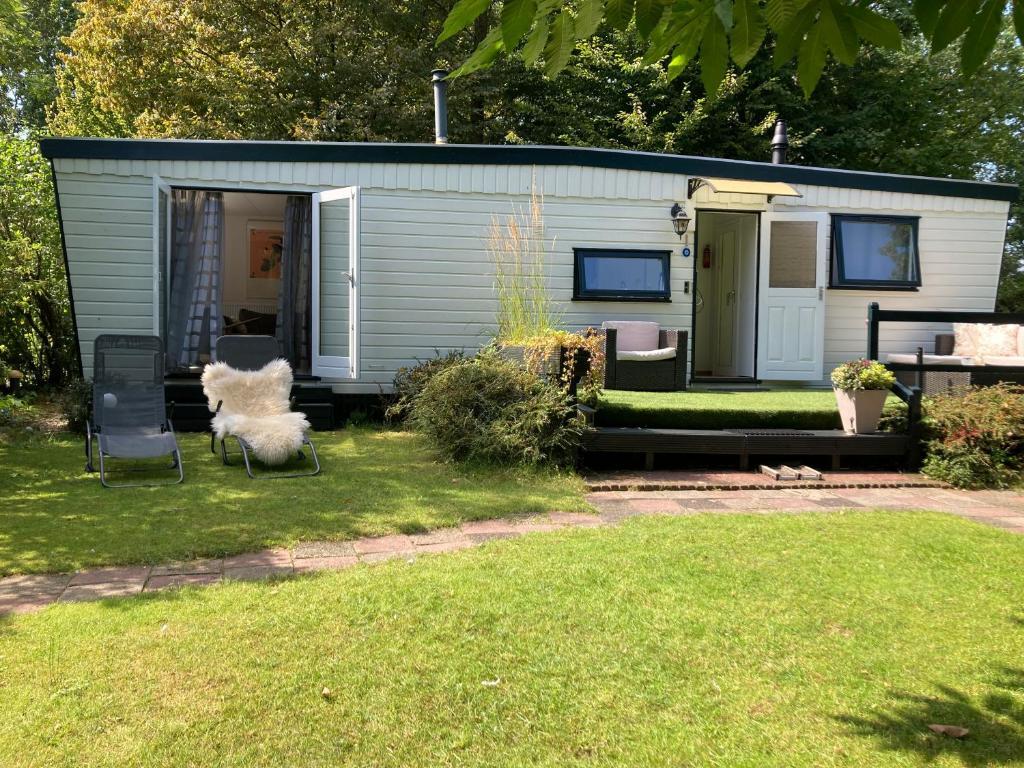 Charmant Chalet Op Een Bospark Op De Veluwe Vila Putten Exterior foto